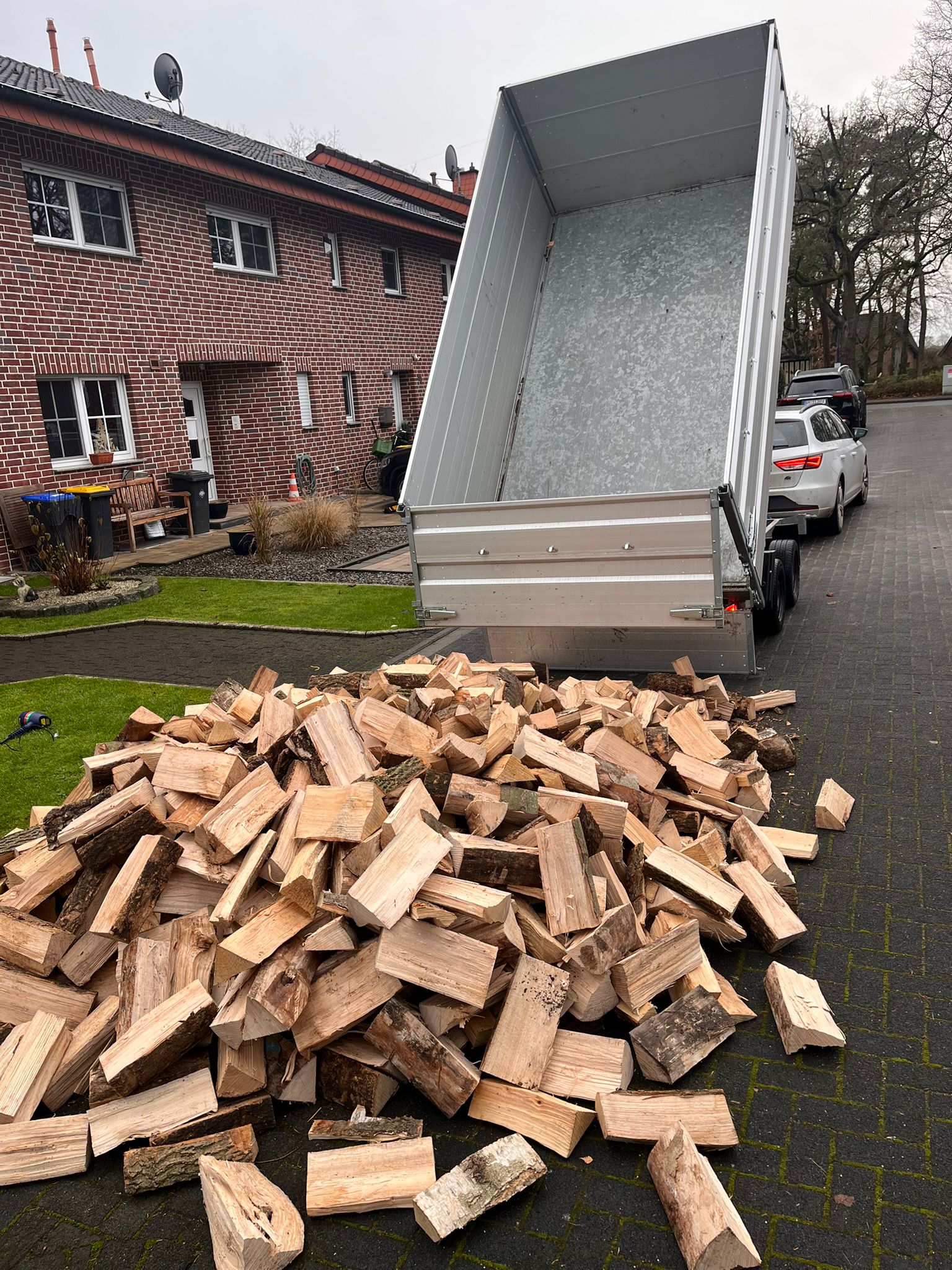 PKW-Anhänger mit 3-Seitenkipper